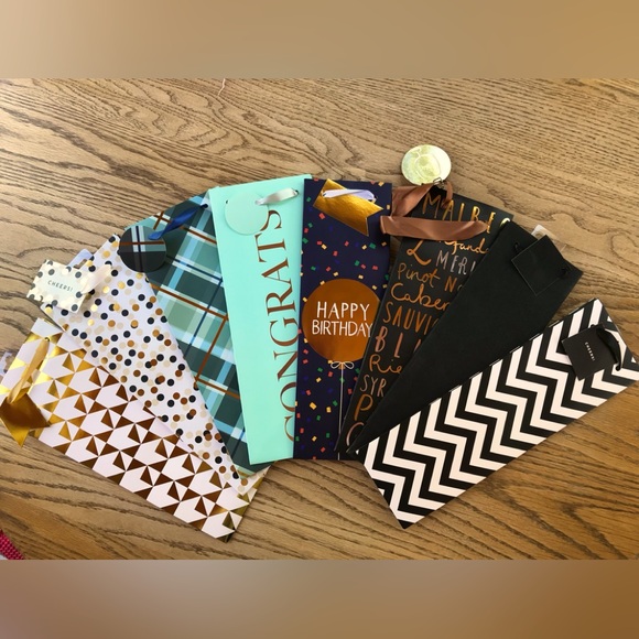 8 Wine/Bottle Gift Bags - Picture 1 of 6